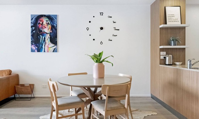 Broadbeach Apartment | Broadbeach - Modern 2 Bedroom Apartment at Synergy - CoastHM
