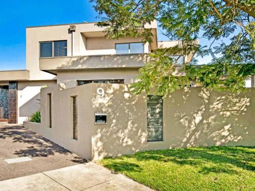 Cowes House | Broadwater by the Bay