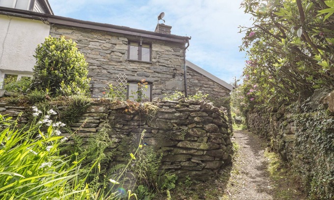 Blaenau Ffestiniog Cottage | BRON OLAU, pet friendly, character holiday cottage in Maentwrog