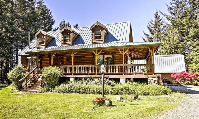 Brookings House | Brookings House on 3 Acres, Half Mile to Coast!
