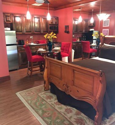 Nassau Apartment | Brownstone Guesthouses Seabeach