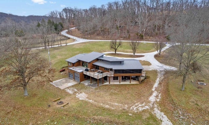 Little Flock House | Brush Creek Ranch, 10 Minutes to Bentonville