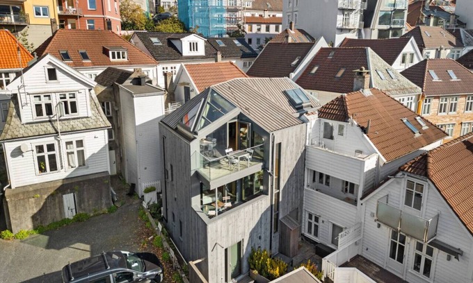 Bergen City Centre Apartment | Bryggen Penthouse I NEW 2021! I w/Free Parking!