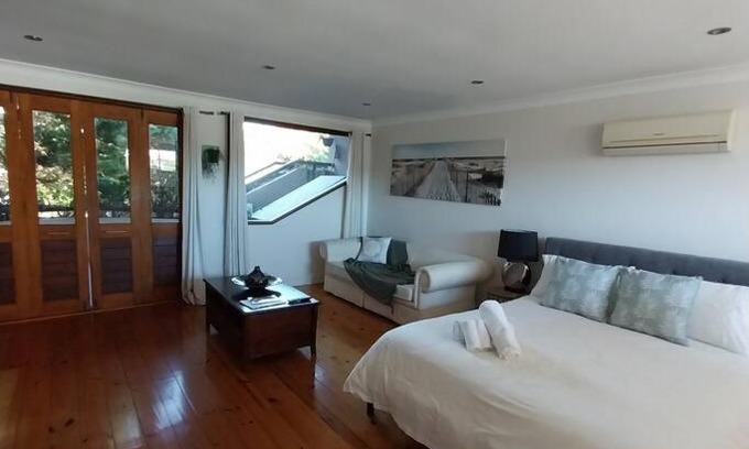 Anna Bay House | Bubbles and Waves