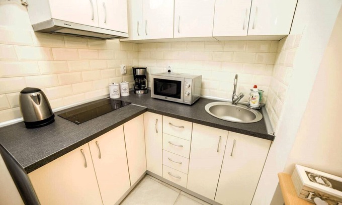 Bucharest City-Centre Apartment | Bucharest Wander - Victoria One Bedroom Apartment with Balcony