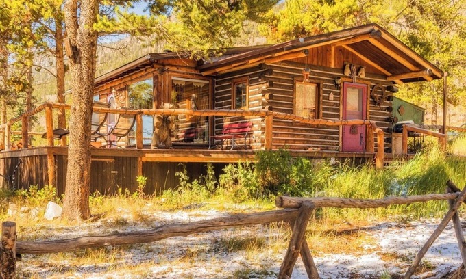 Leadville Cabin | Buckeye's authentic, comfy, cozy, romantic cabin in Leadville, Colorado