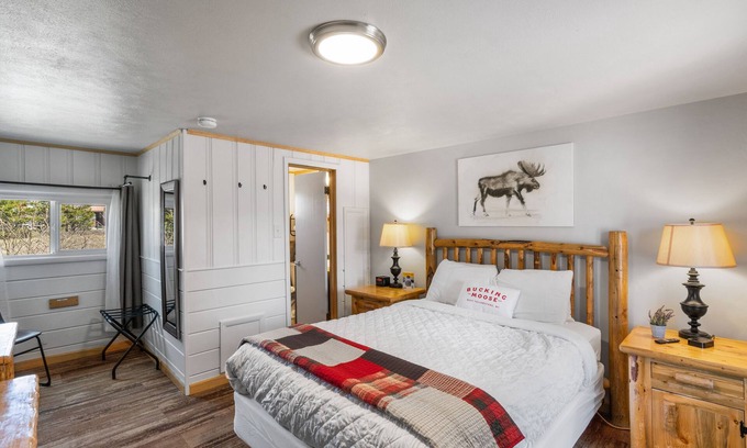 West Yellowstone Hotel | Bucking Moose Badger Room (#3)