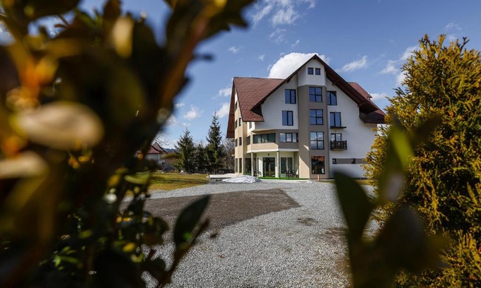 Campulung Moldovenesc House | Bucovina Flower