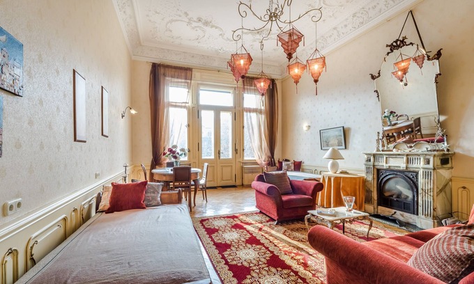 Csarnok negyed Apartment | Budapest: Beautiful flat with fire-place and balcony ! Romantic and historic