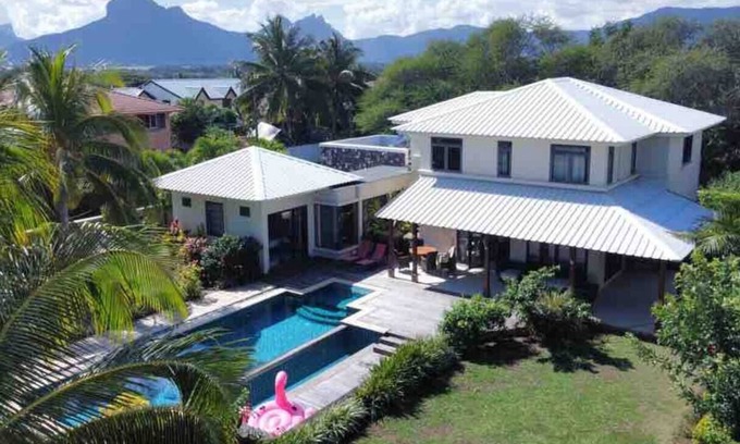 Tamarin Villa | Buddha House - Spectacular Views - Entire villa