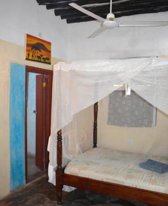 Lamu Bed & Breakfast | Budget self-contained room on the GROUND FLOOR at JamboHouse Lamu