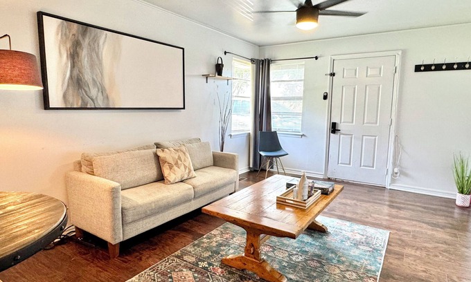 Central Oklahoma City Apartment | Budget Studio | $1500/month | Kitchenette + Queen Bed #37A