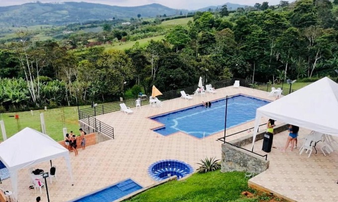 Calima Hotel | Buen Vivir Restrepo a 30 minutos Lago Calima