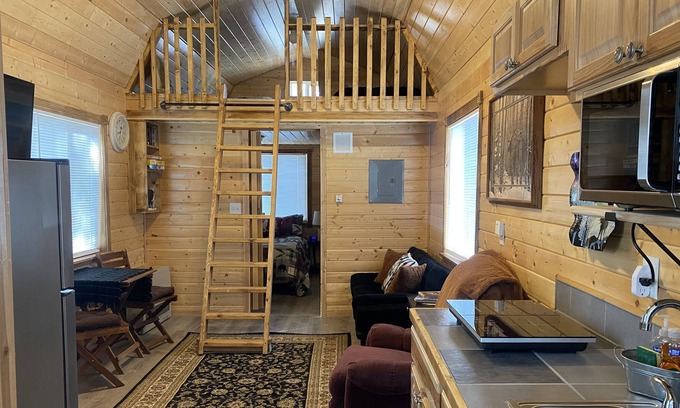 Nikiski Cabin | Buffy's Alaska Adventure Cabin Kenai Peninsula Family/Pet friendly/2 Bdrm/1Ba