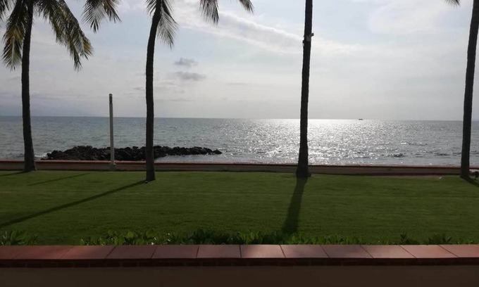 Las Glorias Hotel | BUGANVILLIAS RESORT FRONT BEACH GROUND FLOOR 8 PEOPLE LUXURIOUS, FULL AMENITIES