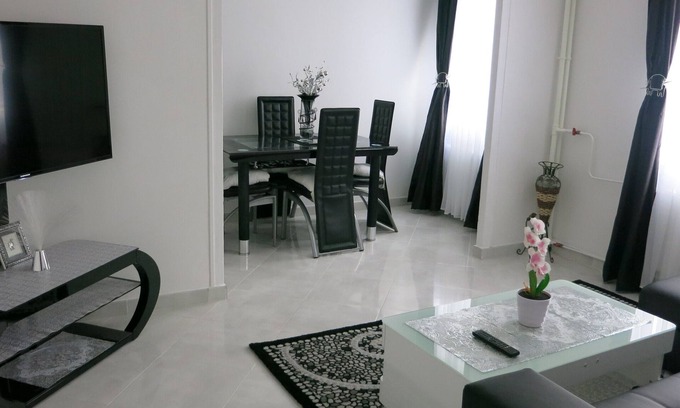Joinville-le-Pont Apartment | Building part of the city's heritage