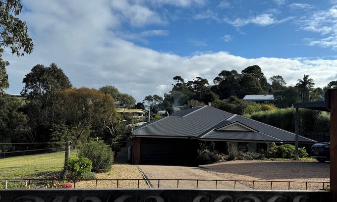 Lake Bunga House | Bunga Lodge @ Lakes Entrance 10 min walk to the beach and lake!