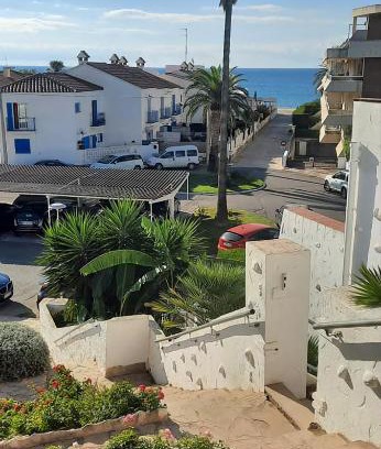 Miami Platja House | Bungalow a 5 min de la playa caminando en zona tranquila para disfrutar del mar en Miami Playa