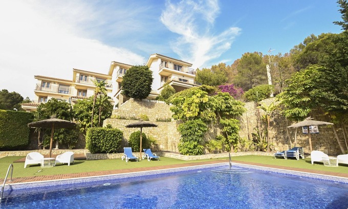 Empedrola House | Bungalow 'Alegre Playa Grupo Terra De Mar' with Mountain View, Wi-Fi and Air Conditioning