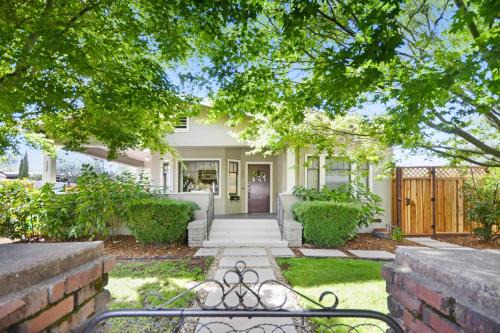 Sonoma House | Bungalow At Sonomas Historic Plaza! - Includes Wine Tasting Passport