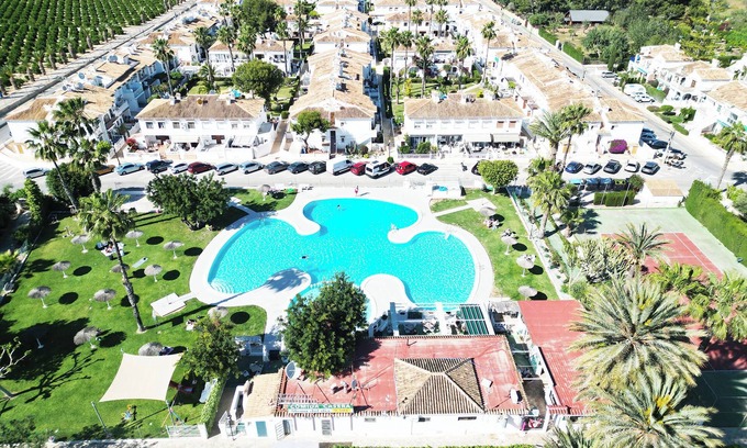 Los Balcones House | Bungalow by the pool with 2 terraces, maximum capacity for 4 people