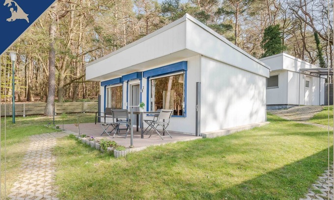 Ueckeritz House | Bungalow for nature lovers with a backwater view on the edge of the forest