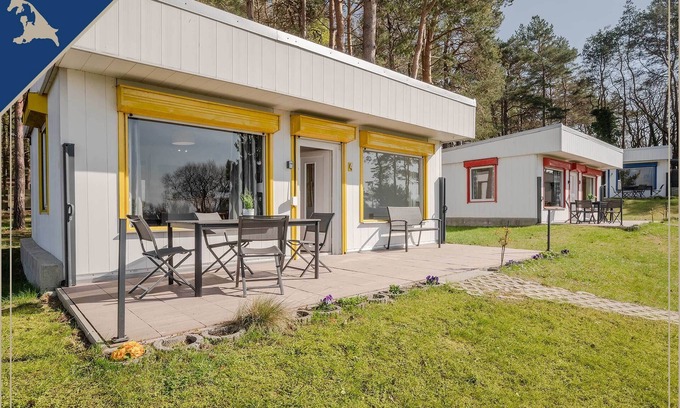 Ueckeritz House | Bungalow for nature lovers with a backwater view on the edge of the forest