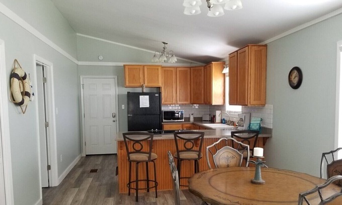 Palm Harbor House | Bungalow in Estes Flats