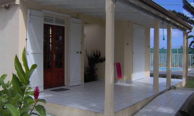 Dubedou House | BUNGALOW IN FULL COUNTRYSIDE IN A QUIET ECRIN
