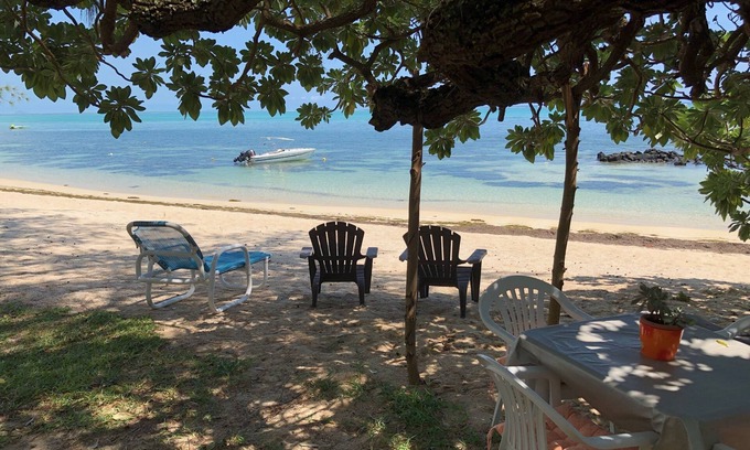 Roches Noires House | Bungalow Joli'zil on the beautiful beach of Roches Noires