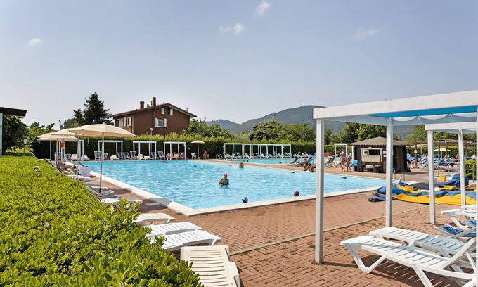 Ameglia Cottage | Bungalow 'Maple 8' with Shared Pool, Private Terrace and Wi-Fi