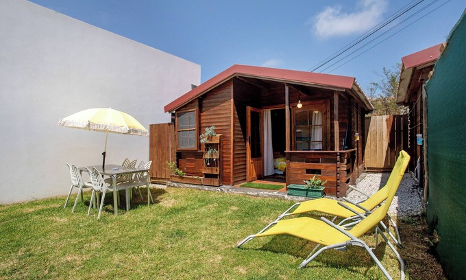 Lourinha House | Bungalow 'Praia' with Shared Garden and Wi-Fi