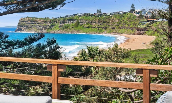 Newport House | Bungan Beach House - quintessential beach house