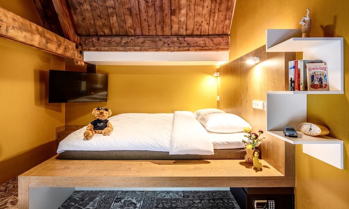 Gentiaanbuurt Hotel | Bunk Hotel Amsterdam