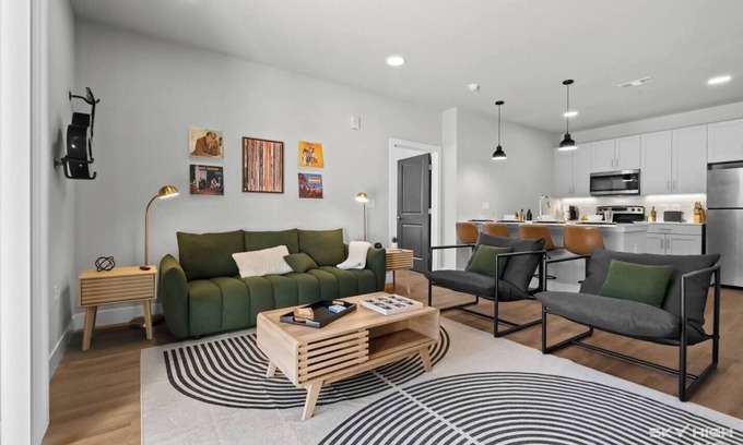 Rogers Apartment | Business-Ready- Comfort & Convenience for the Traveling Professional-w/Gym