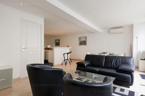 Cannes City Centre Apartment | Buttura 2