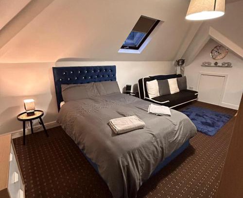 Huddersfield Apartment | Bv Comfy Attic Studio At Deighton Huddersfield
