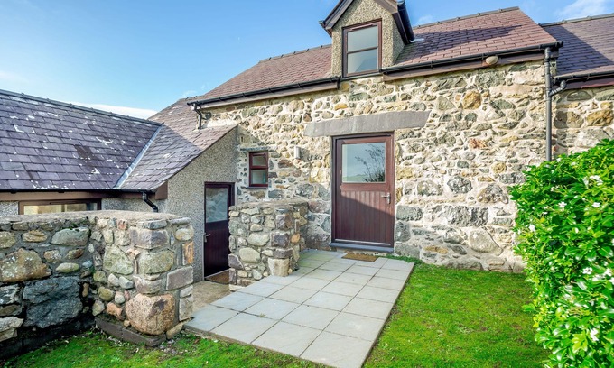 Abersoch Cottage | BWYTHYN-Y-WENNOL, family friendly, with a garden in Abersoch