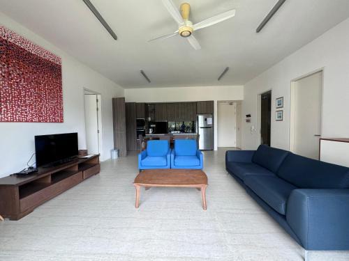 Batu Ferringhi Apartment | By The Sea with Side Seaview #363A