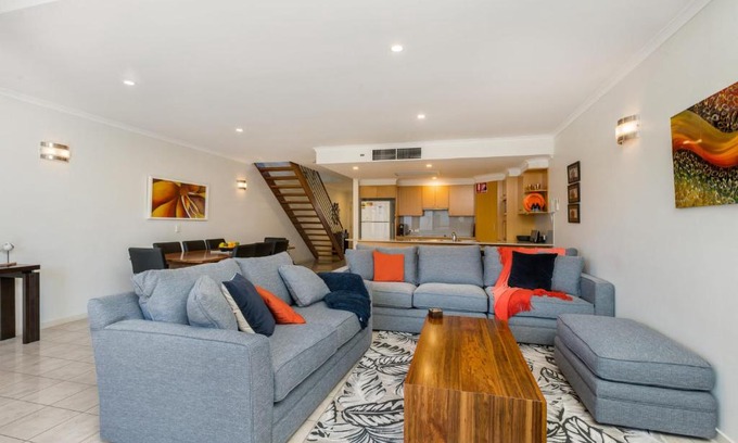 Byron Bay Apartment | Byron Bay Accom Unit 2 8 Lawson Street, Byron Bay - Absolute Solace