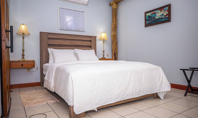 Belize City House | Bze Nature Nook – 2 Private 1BR Suites, Lagoonfront, Gated, 10 Min from Airport