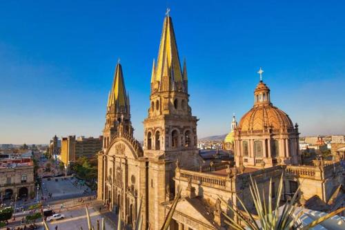 San Juan de Dios Apartment | Céntrico y estiloso apartamento con Alberca, AC, Seguridad, Aparcamiento y Gym
