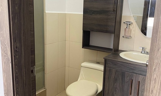 Quito Apartment | Cómodo y Céntrico Departamento 3 Habitaciones y dos Baños