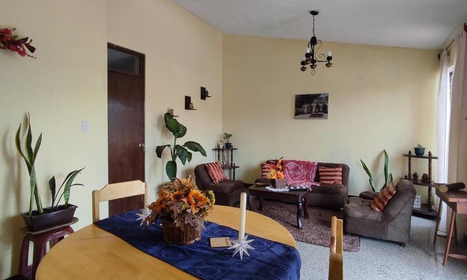 Zona 11 Apartment | Cómodo y centrico apartamento en zona 11