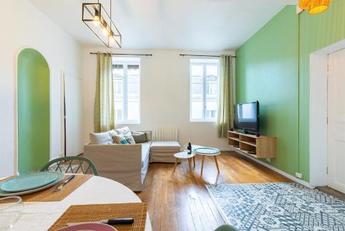 Faubourg North Apartment | Côté Cour - Centre Ville- Calme - Charme - 4 Voyageurs