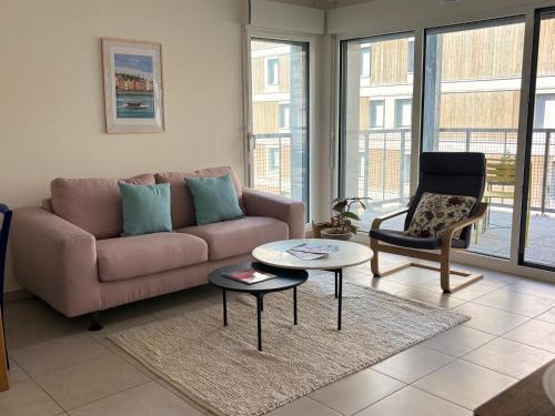 Parilly Apartment | Côté Parc - appt entier neuf et cosy, parking & au pied du métro à Lyon