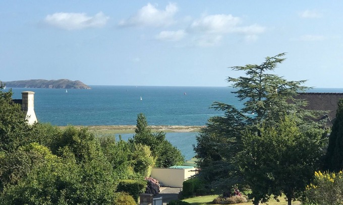 Louannec House | Côte de Granit Rose : 4* Tourism class, Architect's house.