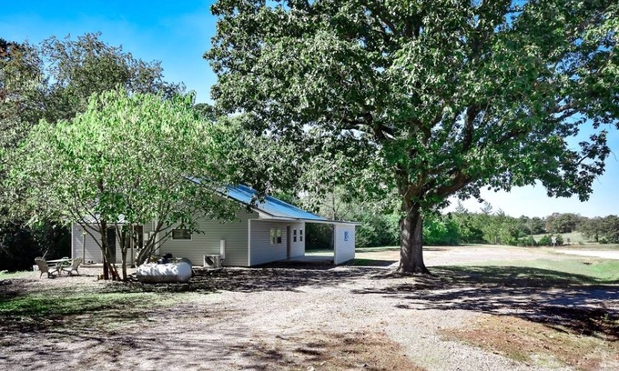 Board Camp House | C&J Overnight Stay- Near Wolf Pen Gap