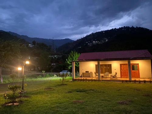 Balakot Resort | C O Z Y Hut At Country Club Balakot