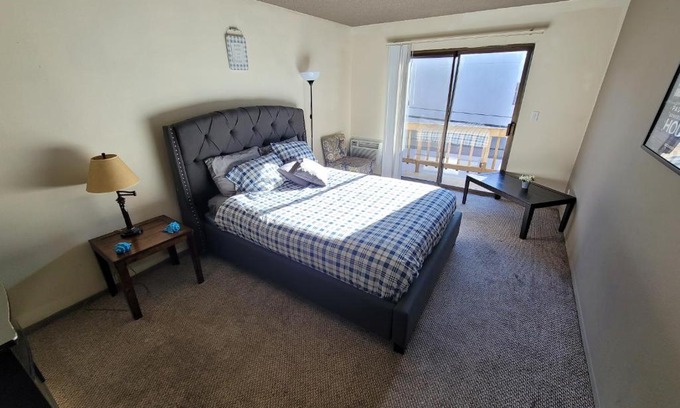 Pico - Robertson Hotel | (C19) LA/Beverly Hills Hotel Style Suite
